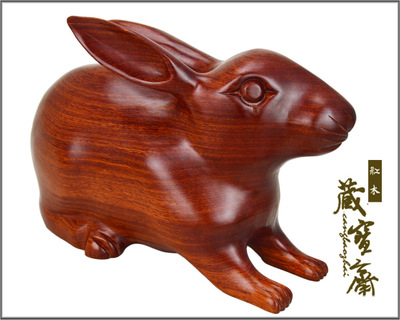 花梨木小兔子 風水與藝術兼具的實木工藝品